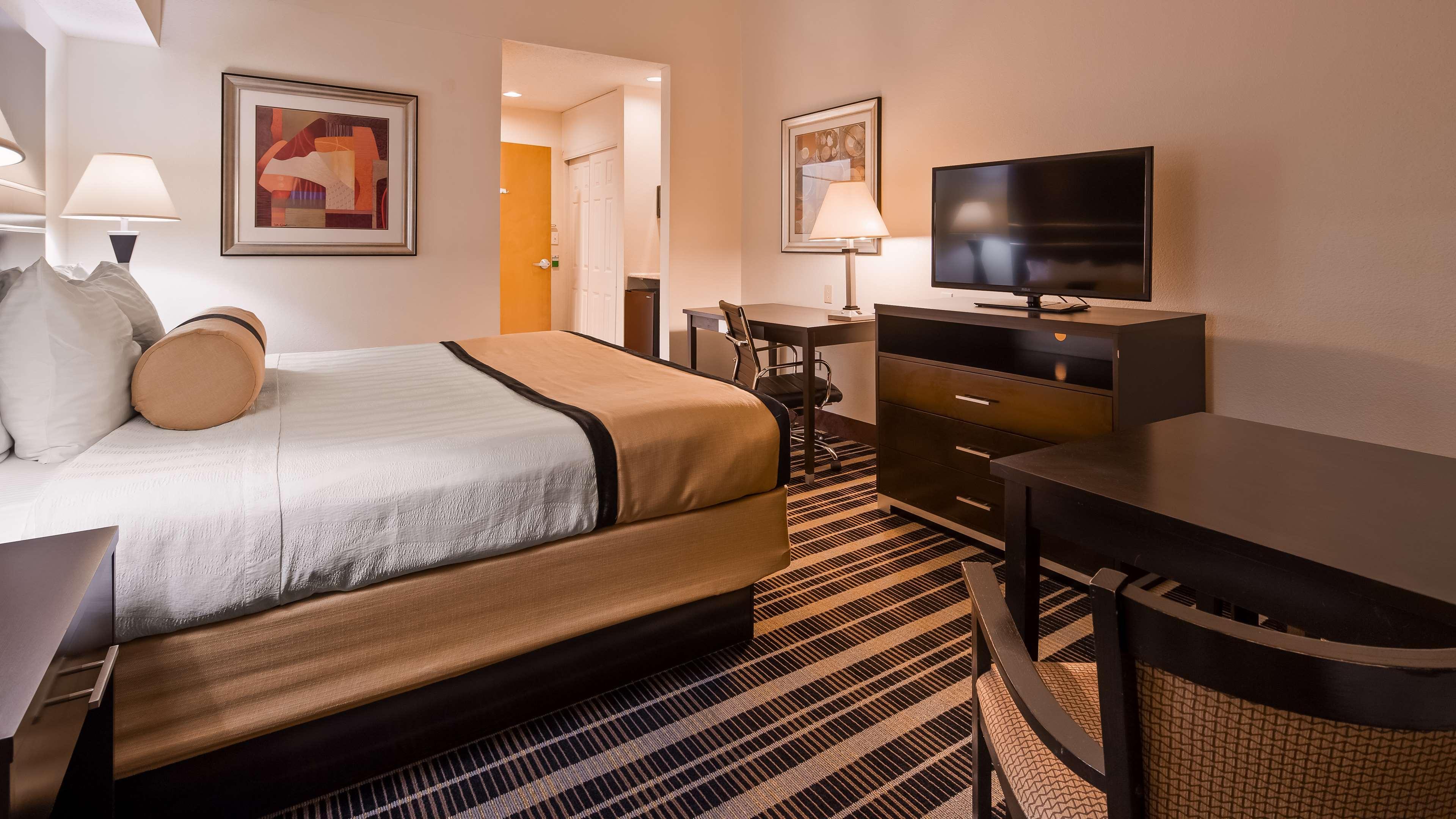 Best Western Plus & Hotel 3*