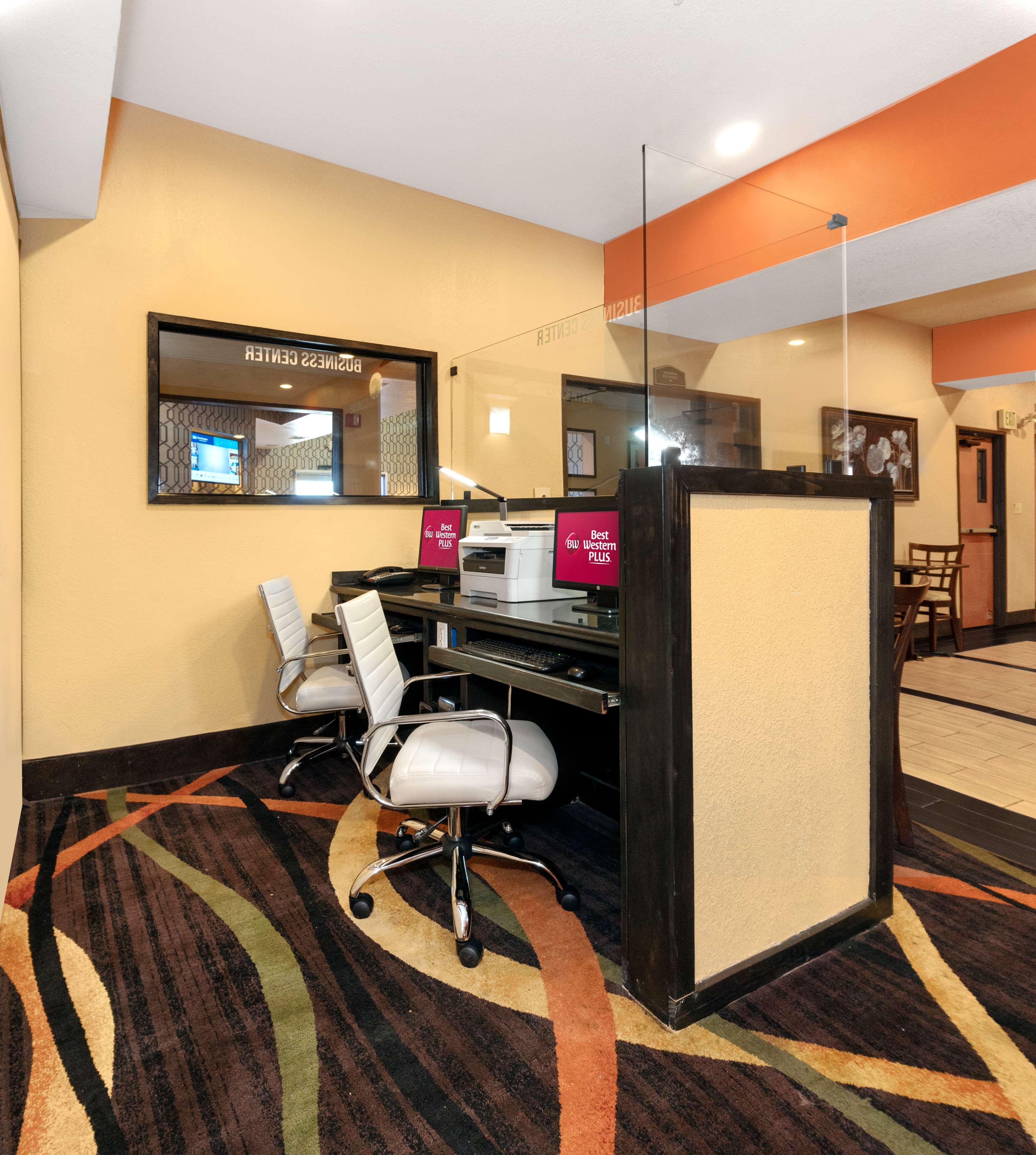 Western & Hotel