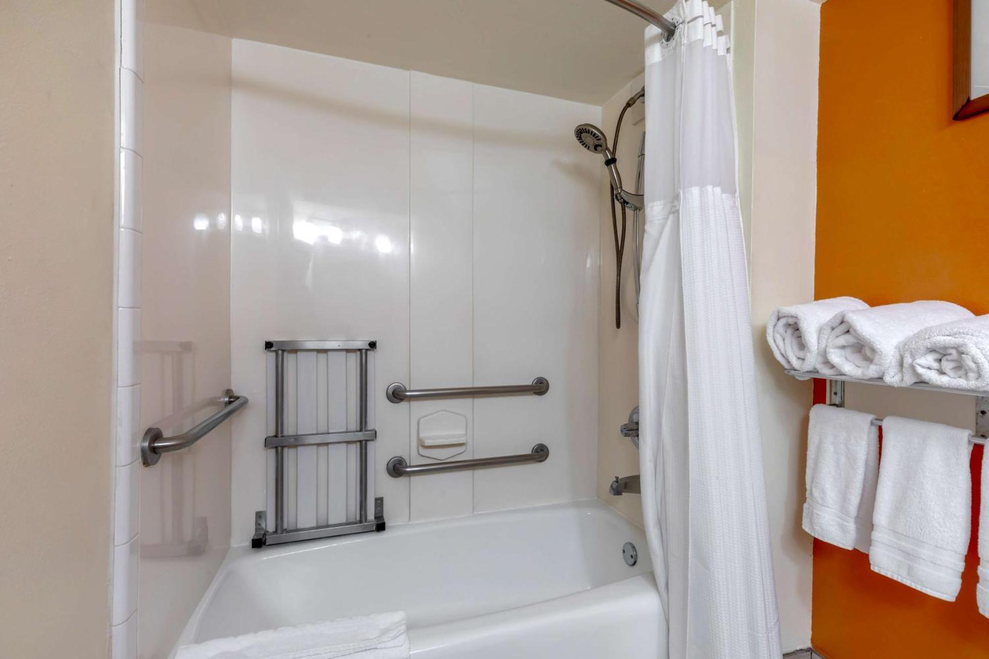 Hotel Western & 3*